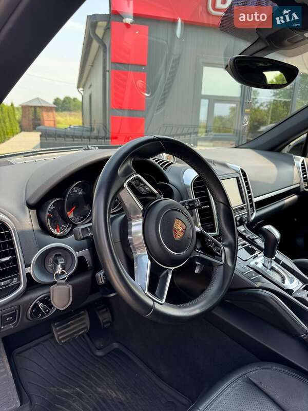 Внедорожник / Кроссовер Porsche Cayenne 2015 в Горохове