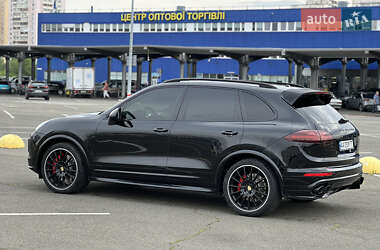 Внедорожник / Кроссовер Porsche Cayenne 2016 в 