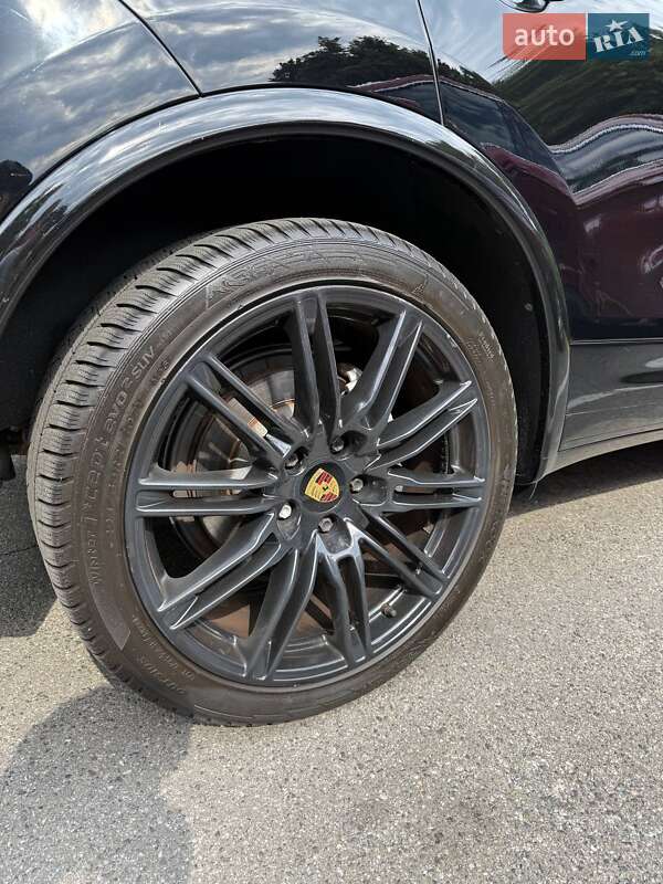 Внедорожник / Кроссовер Porsche Cayenne 2017 в Киеве