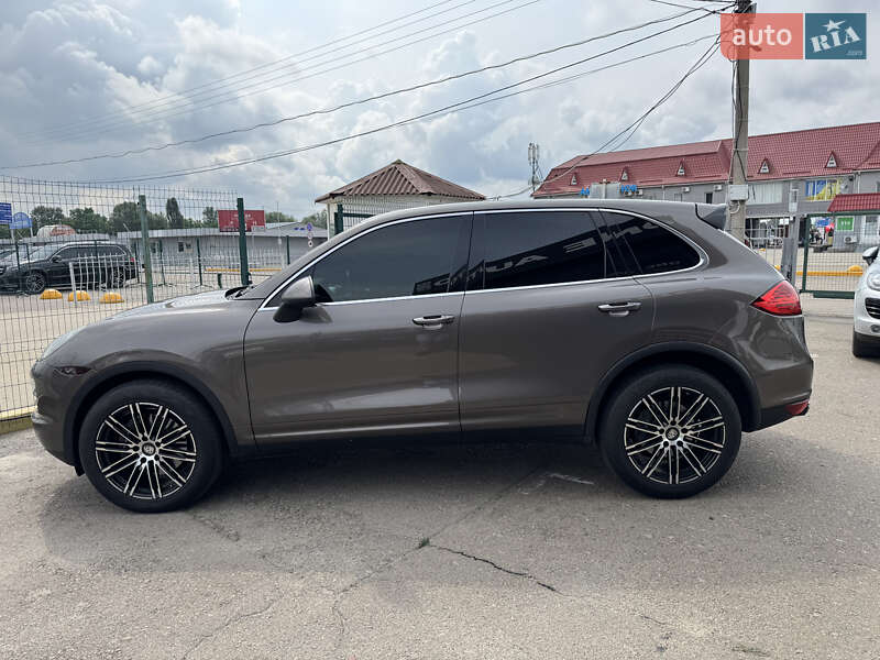 Позашляховик / Кросовер Porsche Cayenne 2012 в Києві