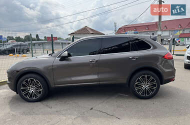 Позашляховик / Кросовер Porsche Cayenne 2012 в 