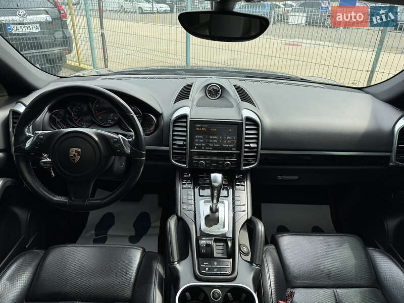 Позашляховик / Кросовер Porsche Cayenne 2012 в Києві