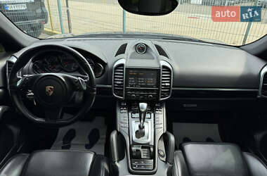 Позашляховик / Кросовер Porsche Cayenne 2012 в 
