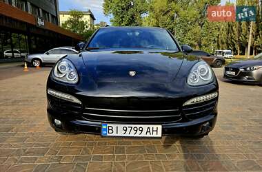 Позашляховик / Кросовер Porsche Cayenne 2013 в 