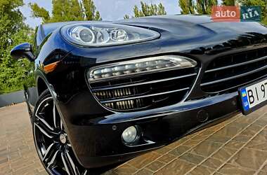 Позашляховик / Кросовер Porsche Cayenne 2013 в 