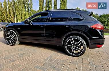 Позашляховик / Кросовер Porsche Cayenne 2013 в 