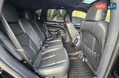 Позашляховик / Кросовер Porsche Cayenne 2013 в 