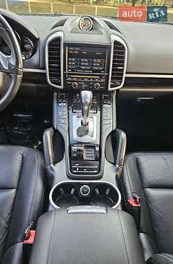 Позашляховик / Кросовер Porsche Cayenne 2013 в 