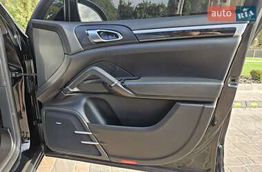 Позашляховик / Кросовер Porsche Cayenne 2013 в 