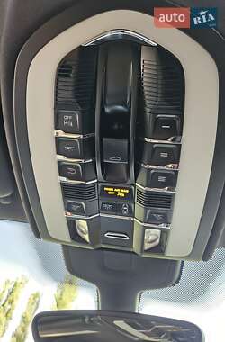Позашляховик / Кросовер Porsche Cayenne 2013 в 