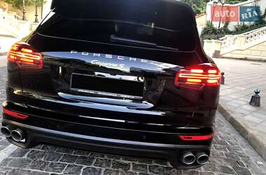 Позашляховик / Кросовер Porsche Cayenne 2015 в 