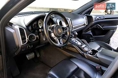 Позашляховик / Кросовер Porsche Cayenne 2015 в 