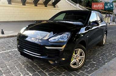 Позашляховик / Кросовер Porsche Cayenne 2015 в 