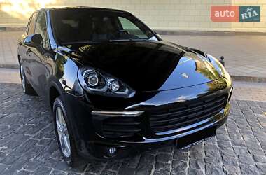Позашляховик / Кросовер Porsche Cayenne 2015 в 