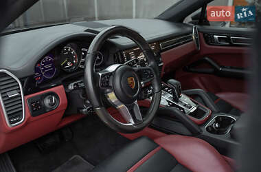 Позашляховик / Кросовер Porsche Cayenne 2021 в 