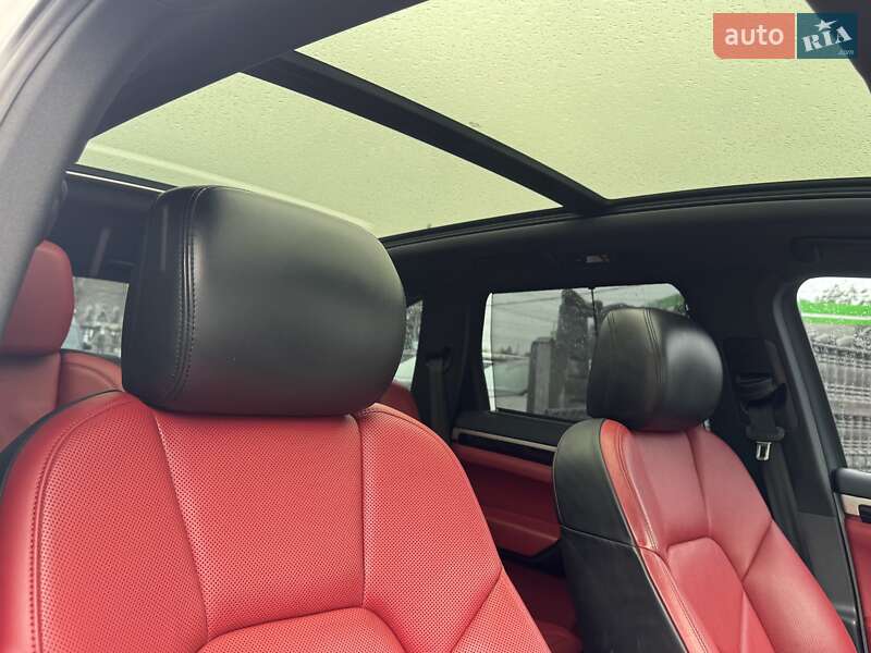 Внедорожник / Кроссовер Porsche Cayenne 2014 в Тернополе