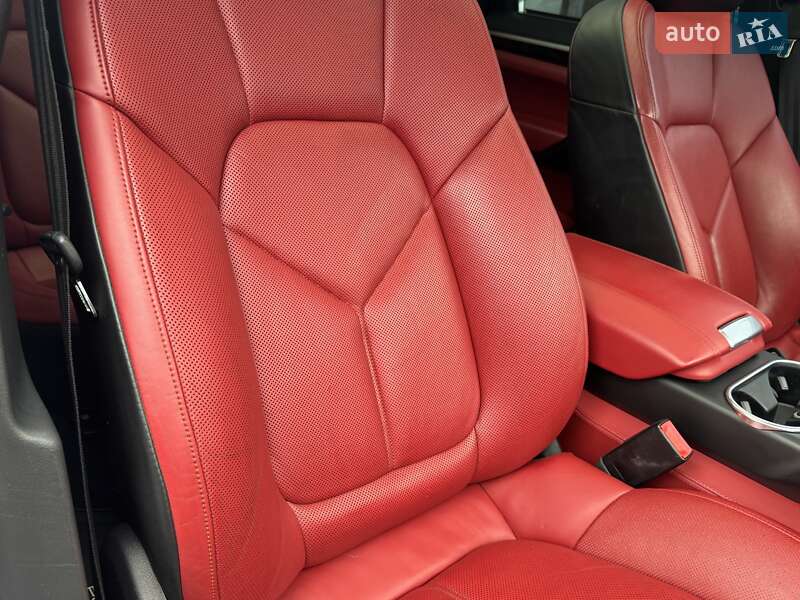 Внедорожник / Кроссовер Porsche Cayenne 2014 в Тернополе