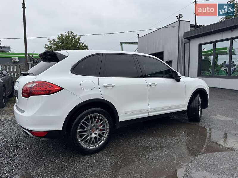 Внедорожник / Кроссовер Porsche Cayenne 2014 в Тернополе
