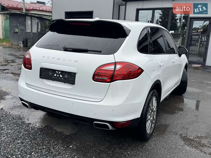 Внедорожник / Кроссовер Porsche Cayenne 2014 в Тернополе