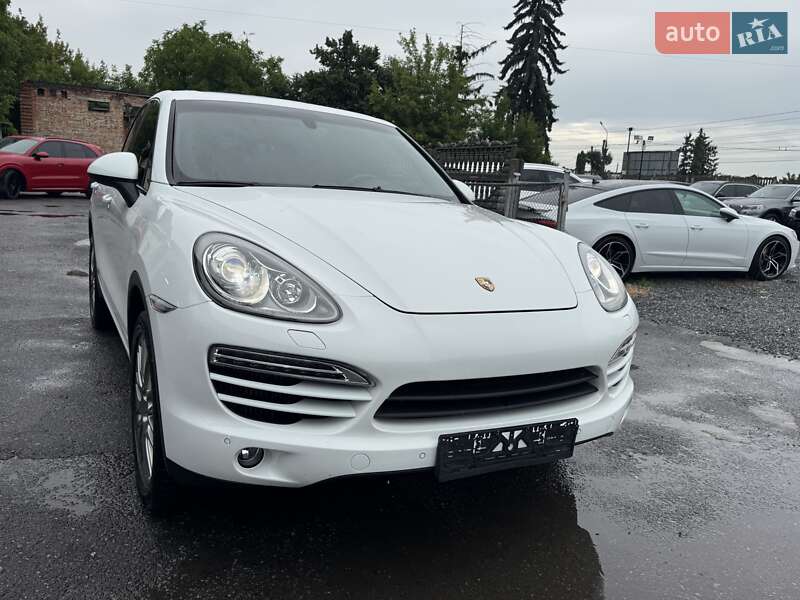 Внедорожник / Кроссовер Porsche Cayenne 2014 в Тернополе