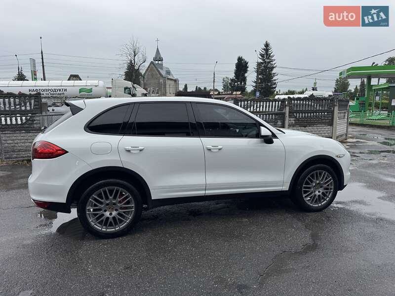 Внедорожник / Кроссовер Porsche Cayenne 2014 в Тернополе