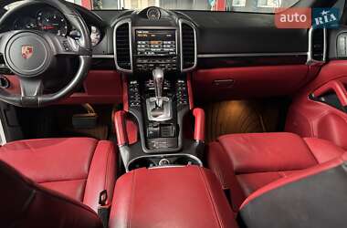 Внедорожник / Кроссовер Porsche Cayenne 2014 в 