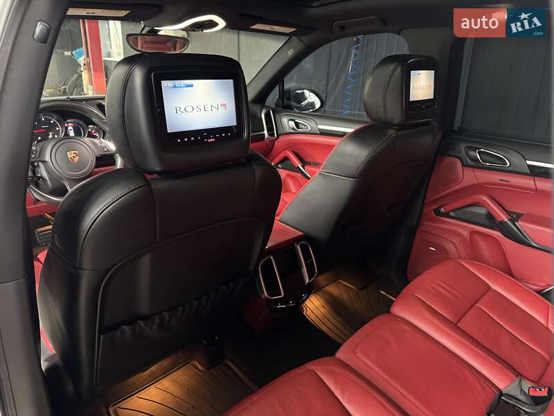 Внедорожник / Кроссовер Porsche Cayenne 2014 в Тернополе