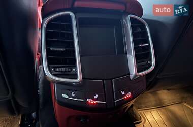 Внедорожник / Кроссовер Porsche Cayenne 2014 в 