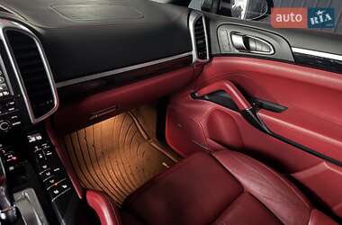 Внедорожник / Кроссовер Porsche Cayenne 2014 в 
