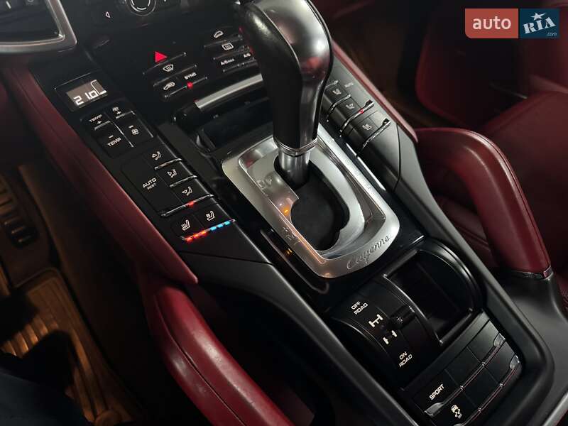 Внедорожник / Кроссовер Porsche Cayenne 2014 в Тернополе