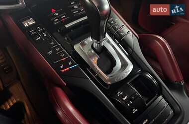 Внедорожник / Кроссовер Porsche Cayenne 2014 в 
