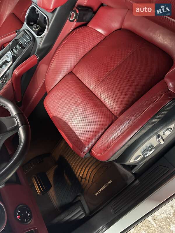 Внедорожник / Кроссовер Porsche Cayenne 2014 в Тернополе