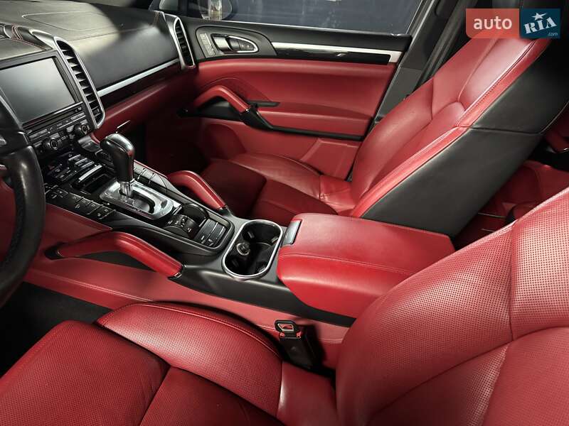 Внедорожник / Кроссовер Porsche Cayenne 2014 в Тернополе