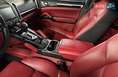 Внедорожник / Кроссовер Porsche Cayenne 2014 в 