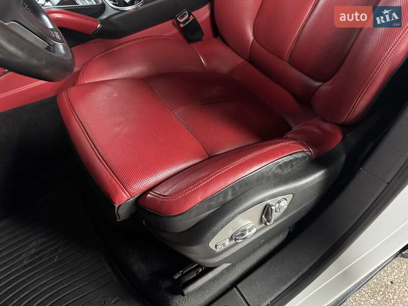 Внедорожник / Кроссовер Porsche Cayenne 2014 в Тернополе