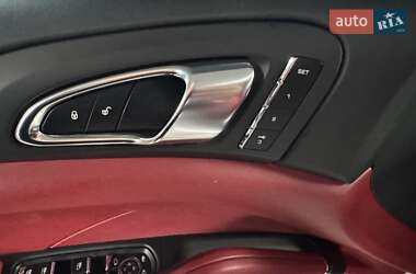 Внедорожник / Кроссовер Porsche Cayenne 2014 в 