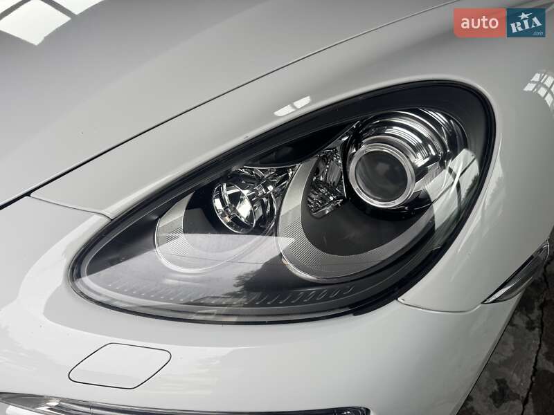 Внедорожник / Кроссовер Porsche Cayenne 2014 в Тернополе