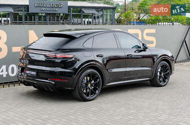 Внедорожник / Кроссовер Porsche Cayenne 2023 в 