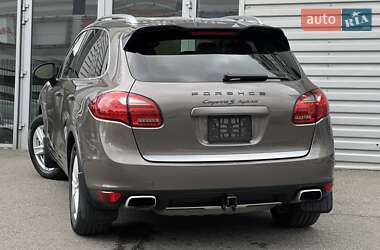Внедорожник / Кроссовер Porsche Cayenne 2012 в 