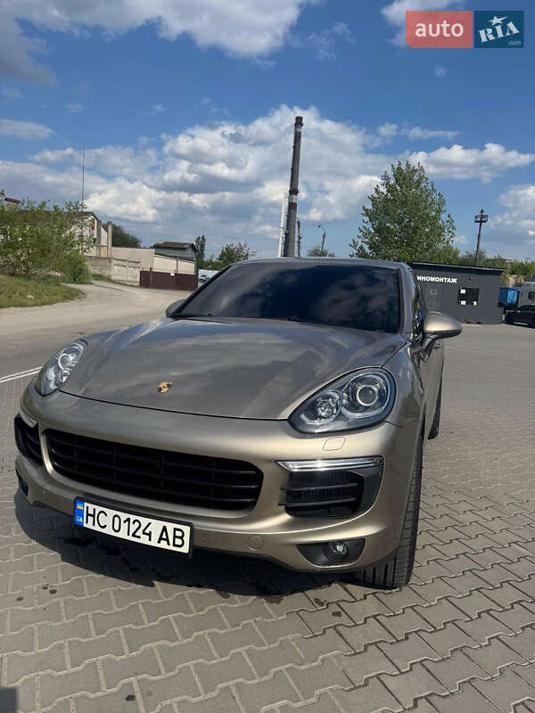 Внедорожник / Кроссовер Porsche Cayenne 2015 в Виннице