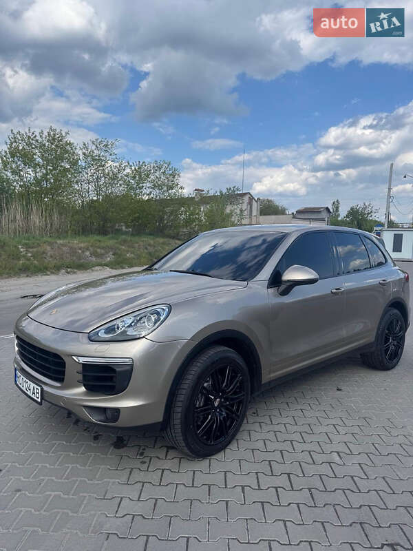 Внедорожник / Кроссовер Porsche Cayenne 2015 в Виннице