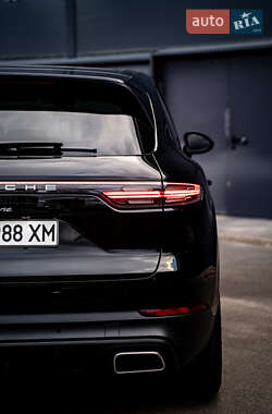 Внедорожник / Кроссовер Porsche Cayenne 2019 в 