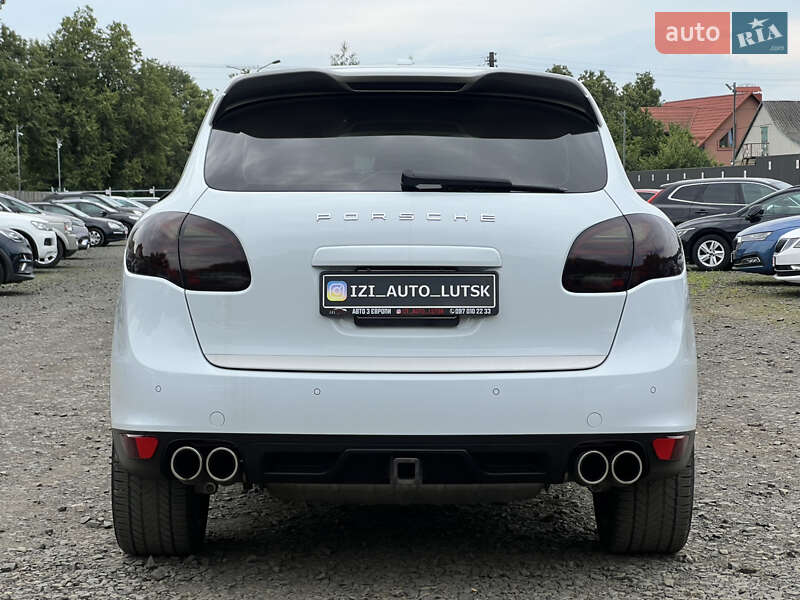 Внедорожник / Кроссовер Porsche Cayenne 2014 в Луцке