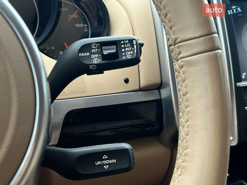 Внедорожник / Кроссовер Porsche Cayenne 2014 в Луцке