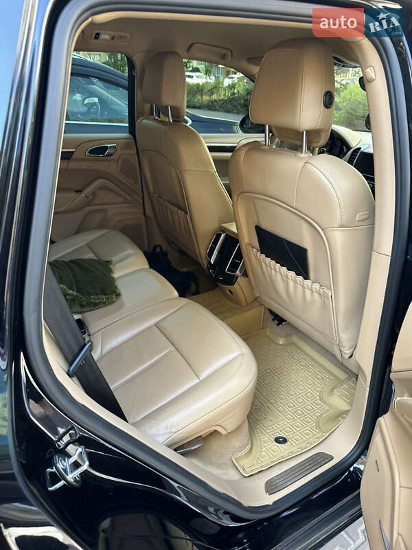 Внедорожник / Кроссовер Porsche Cayenne 2012 в Киеве