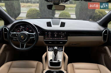 Внедорожник / Кроссовер Porsche Cayenne 2021 в 