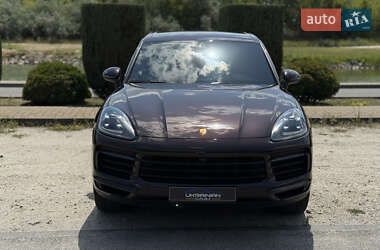 Внедорожник / Кроссовер Porsche Cayenne 2021 в 