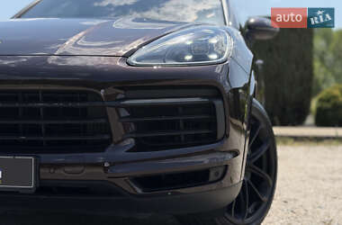 Внедорожник / Кроссовер Porsche Cayenne 2021 в 