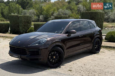 Внедорожник / Кроссовер Porsche Cayenne 2021 в 