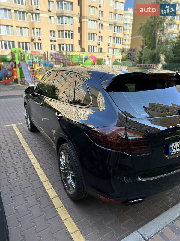 Позашляховик / Кросовер Porsche Cayenne 2012 в Києві